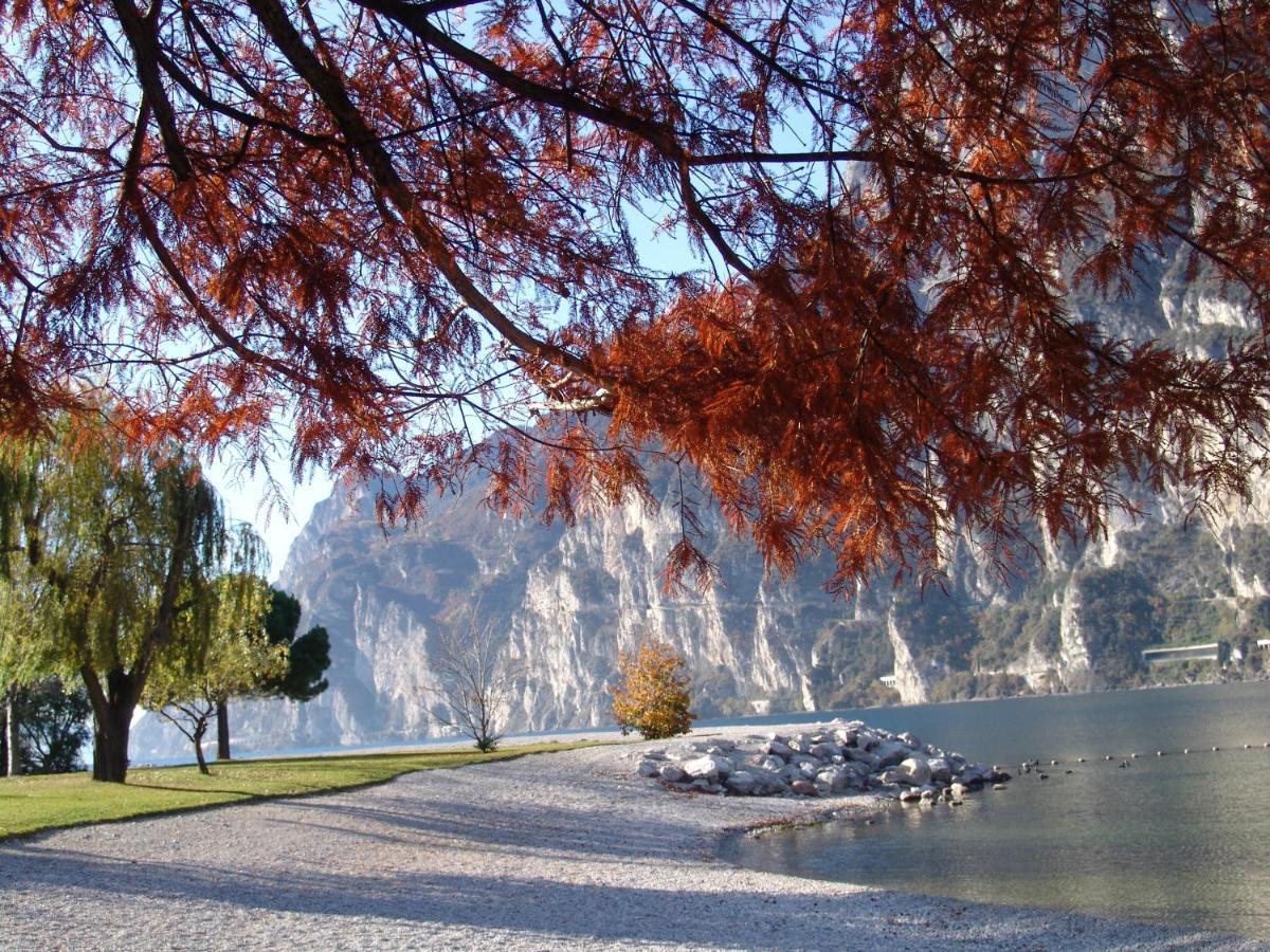 Gardainn Martini Riva del Garda Bagian luar foto