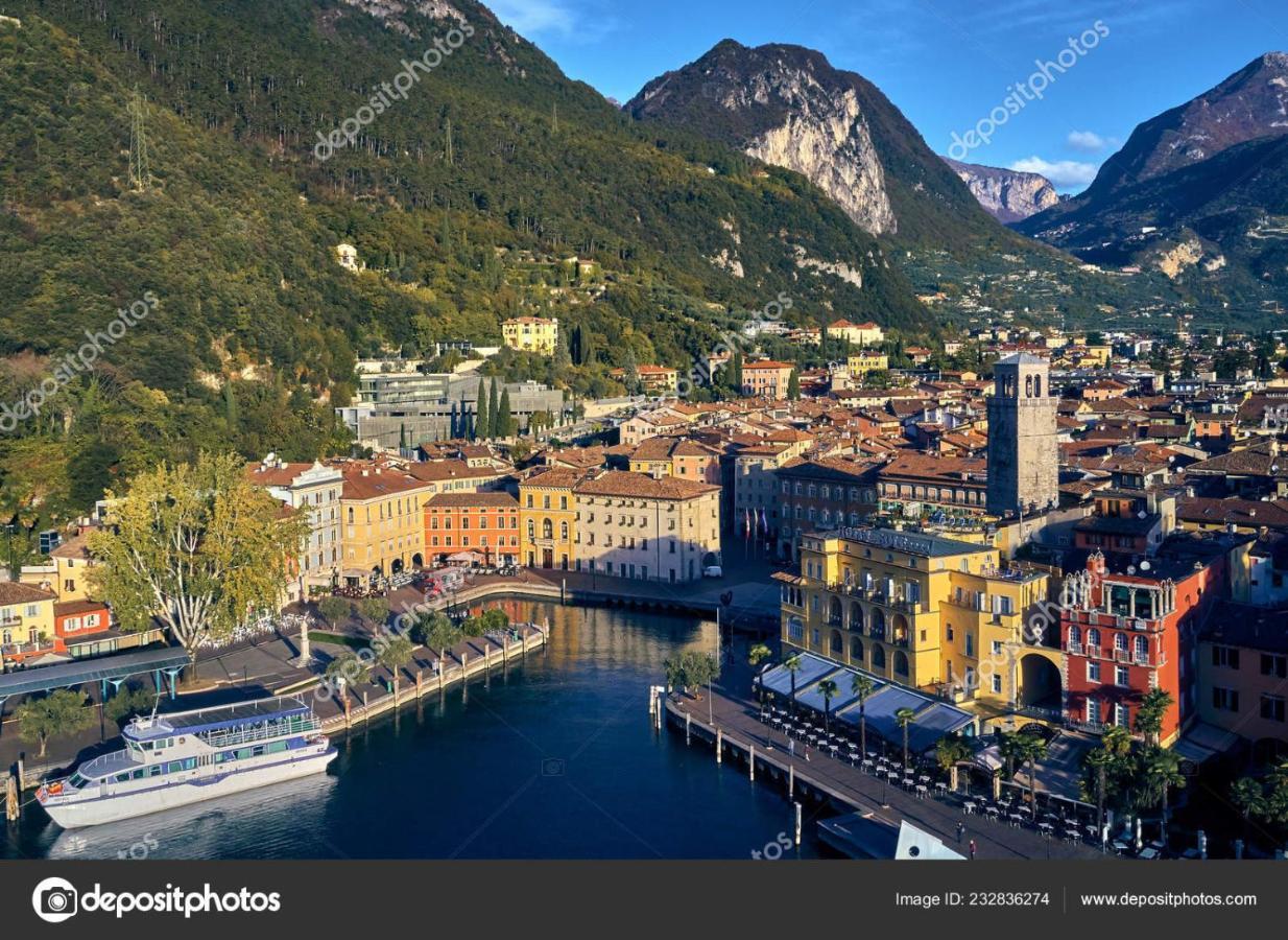 Gardainn Martini Riva del Garda Bagian luar foto